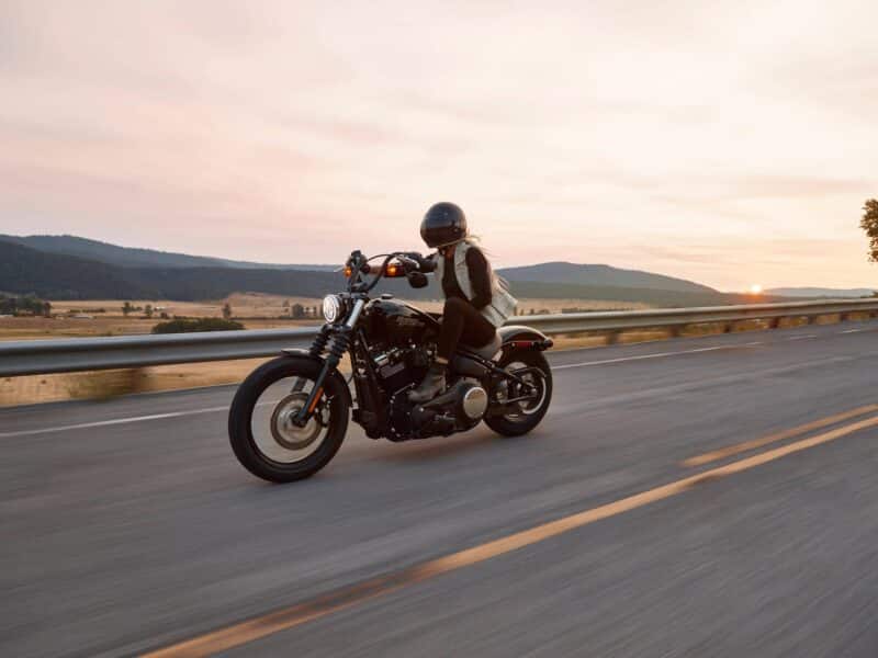 Comment graisser la chaine d’une moto ?