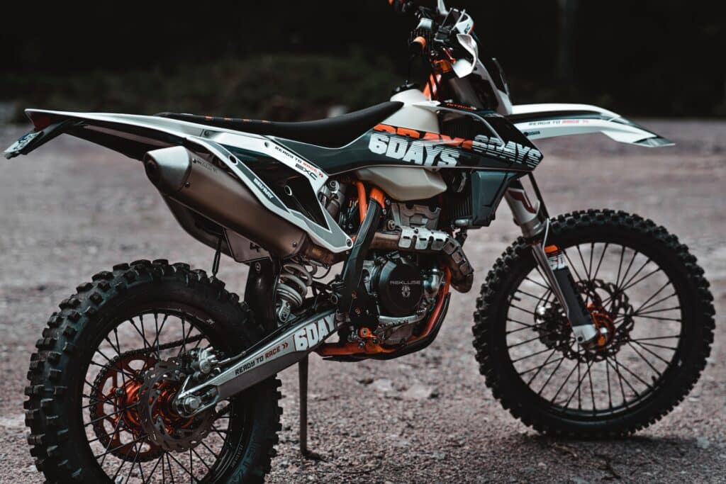 Moto-cross grise